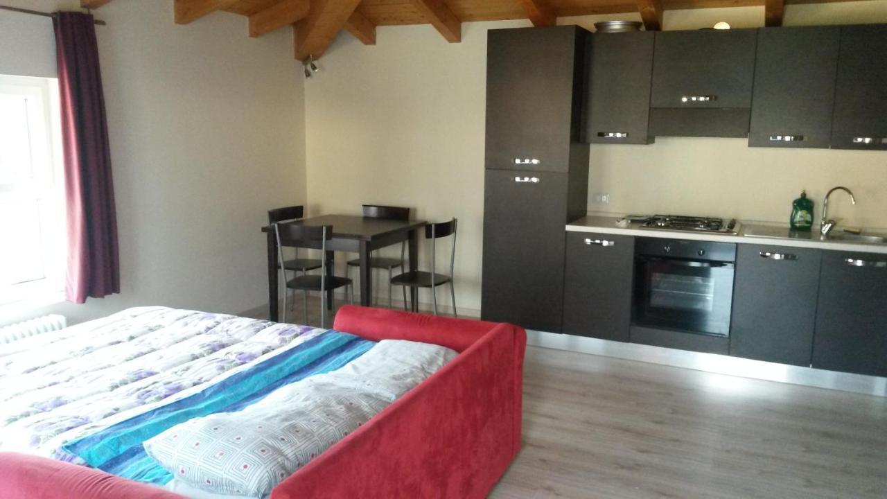 B&B " Guzzi - Inn " Манделло-дель-Ларио Экстерьер фото